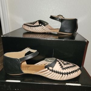 Womens huraches sz 40